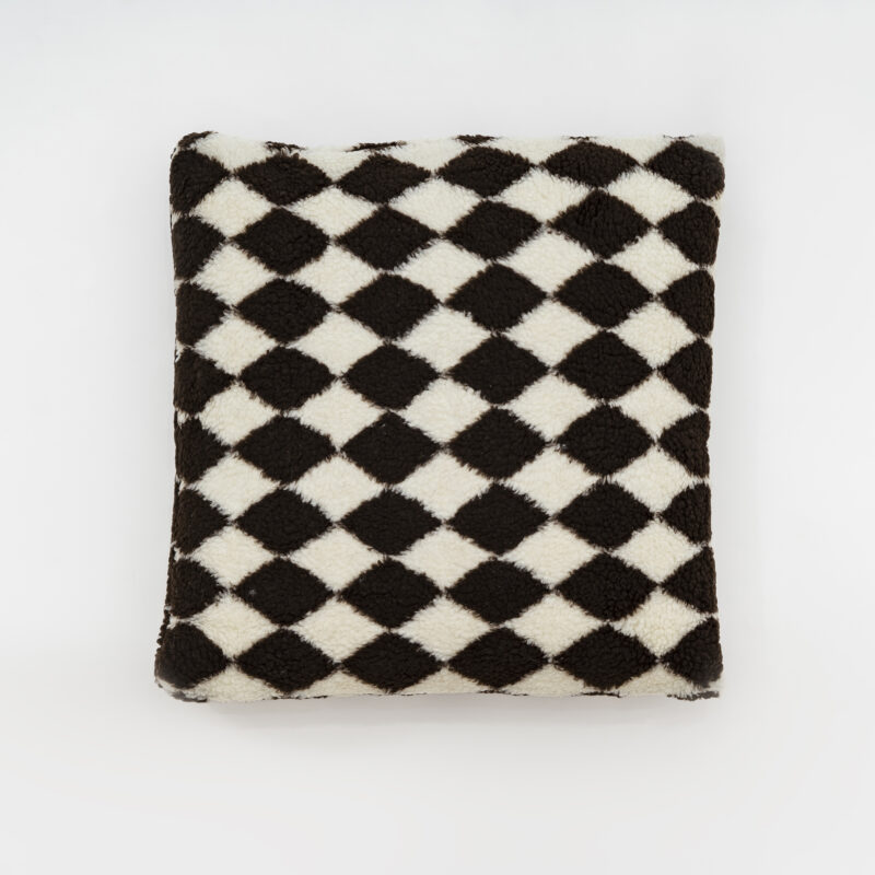 RUL-CUSHION 32BKWH.jpg