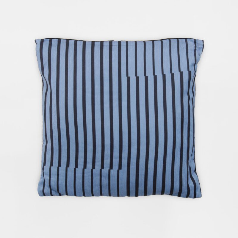 RUL-CUSHION 52BL.jpg